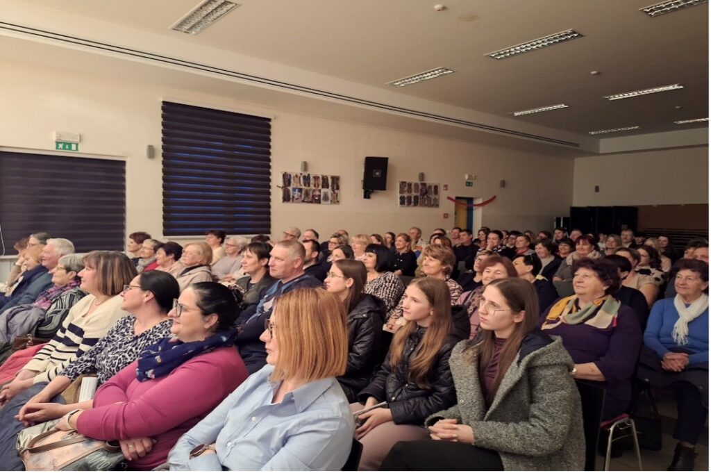 Slika 1: Udeleženci predstave Vitomarški Butalci